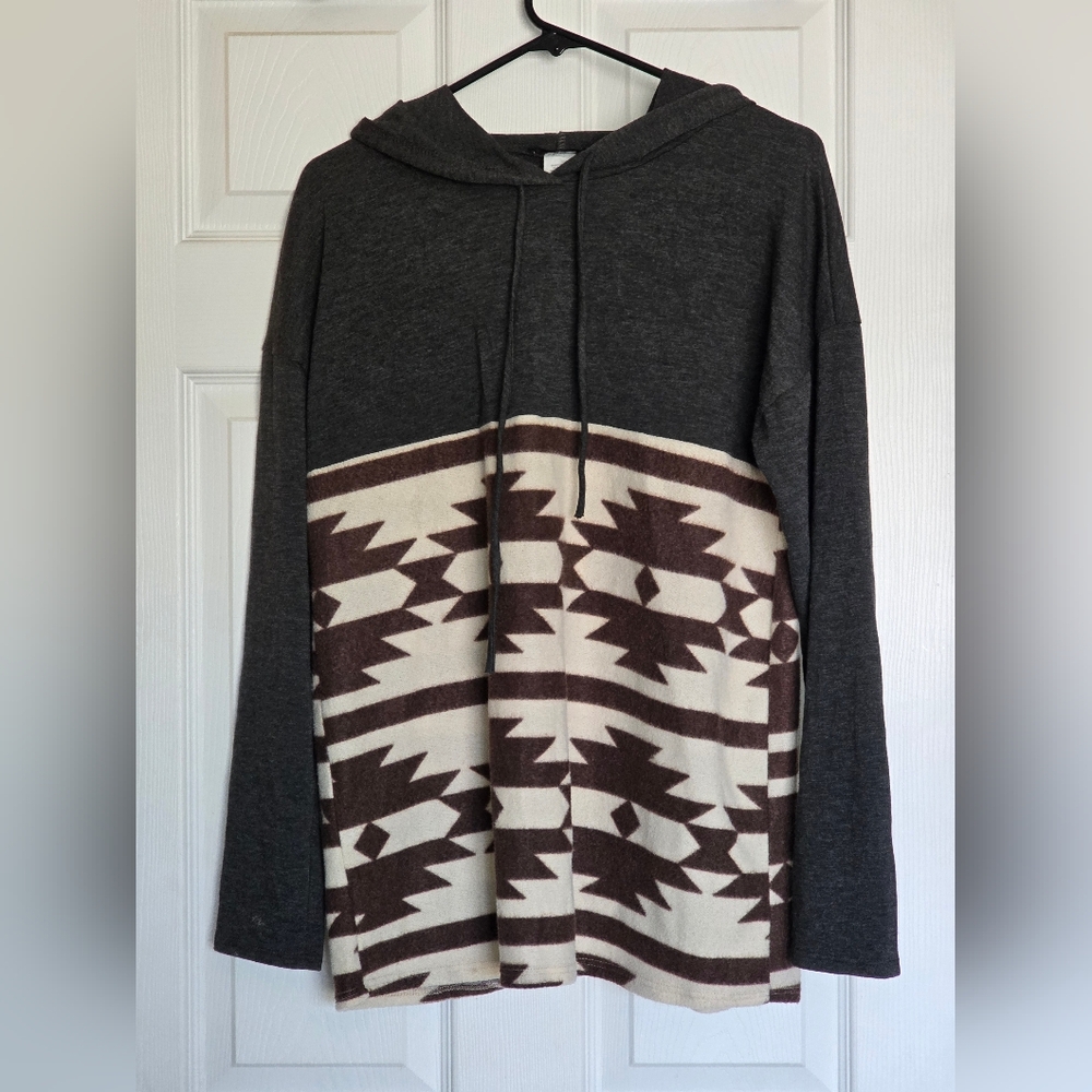Men's Gray and Brown Patterned Sweater